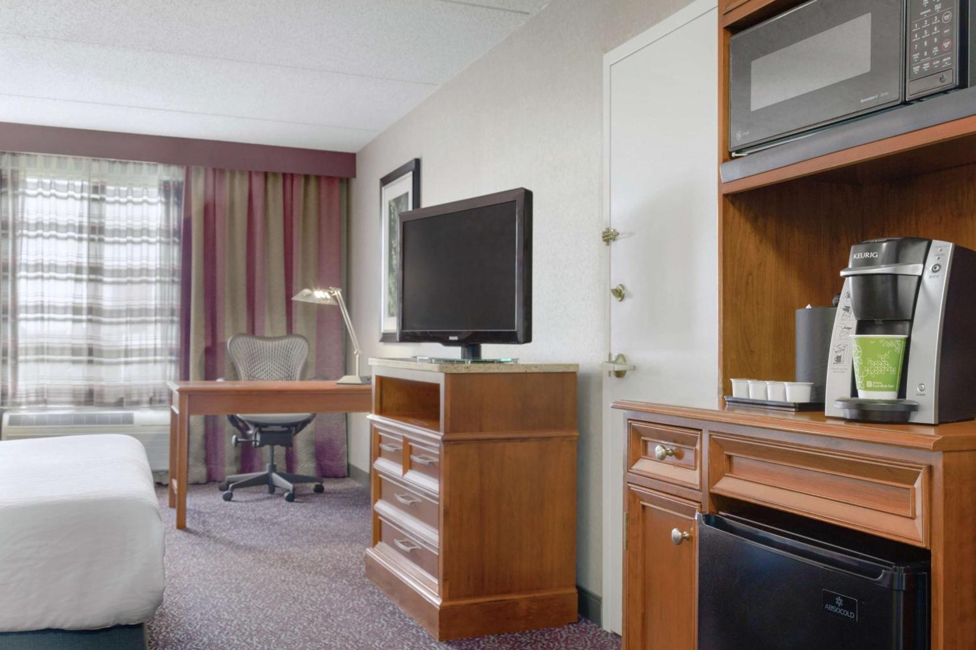 Hilton Garden Inn Springfield, Ma Экстерьер фото
