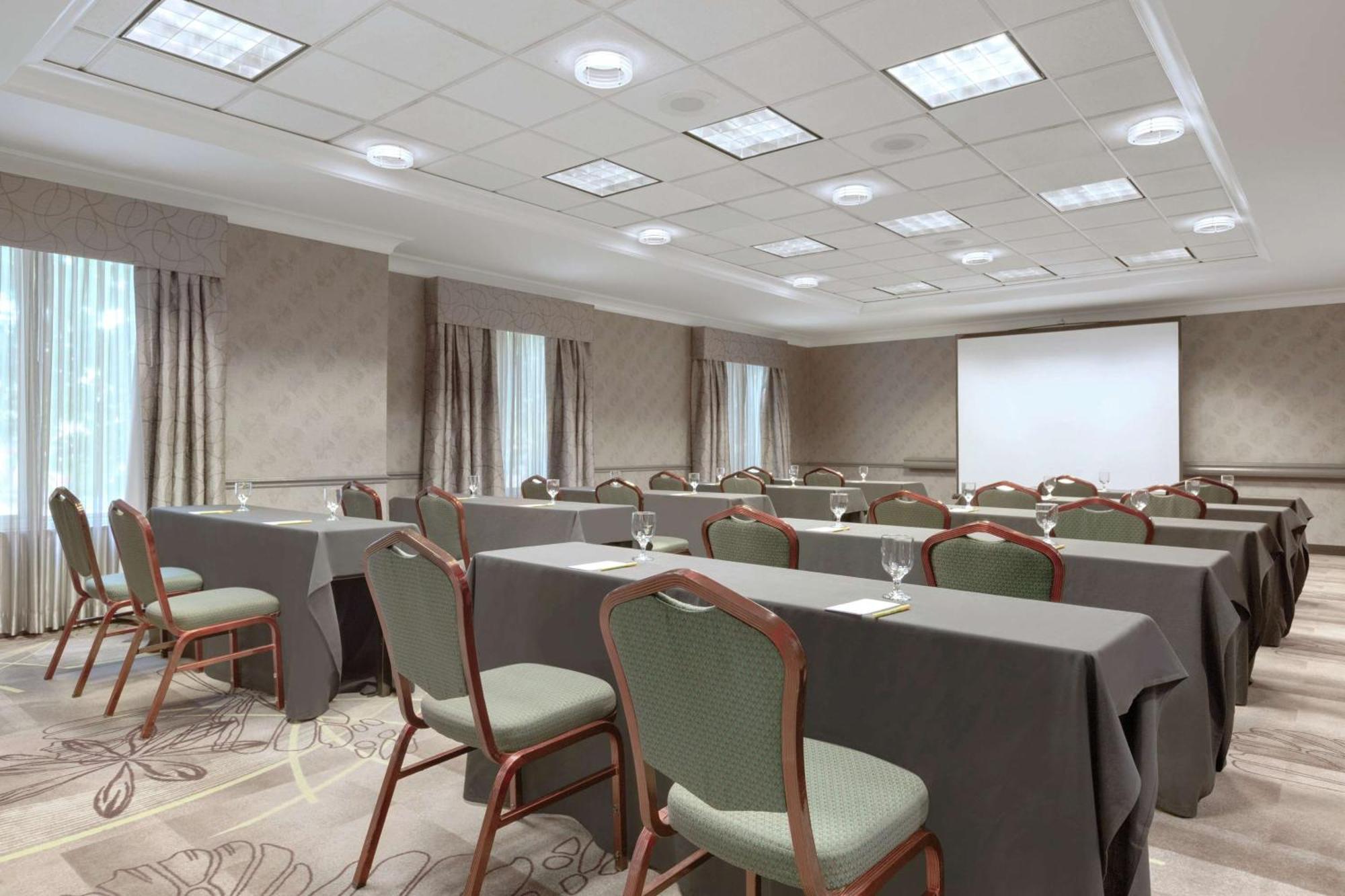 Hilton Garden Inn Springfield, Ma Экстерьер фото